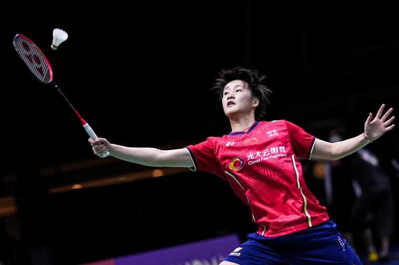 球场上座与 球场上座与